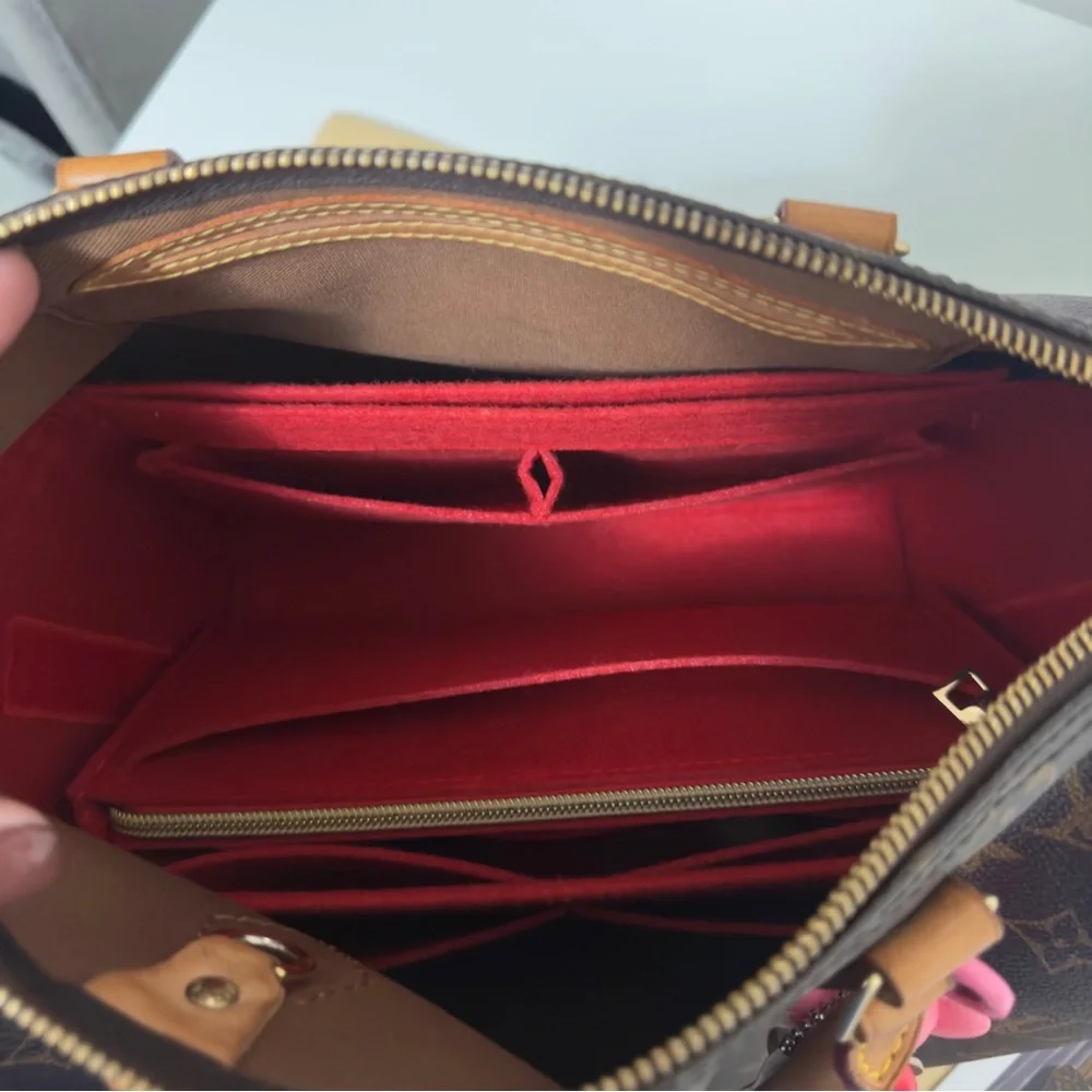 Louis Vuitton Speedy 30 Handbag - Picture 9 of 14